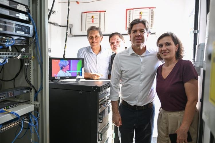 Mais de 1,3 mil alunos de escola em Breves (PA) ganham novo laboratório de informática equipado com computadores