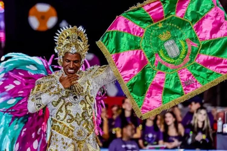 Rio Carnaval e Liesa lançam samba-enredo oficial da Mangueira em homenagem ao mestre Sacaca, guardião da Amazônia negra