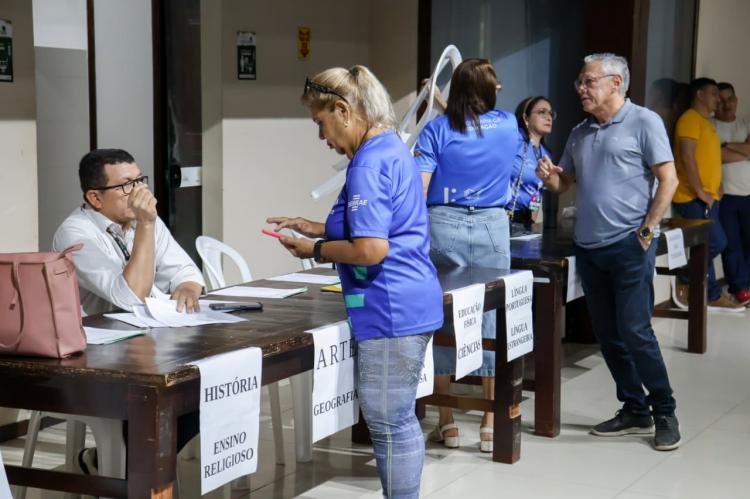 Governo do Amapá entrega kits pedagógicos a professores do Ensino Modular e amplia suporte a 650 docentes