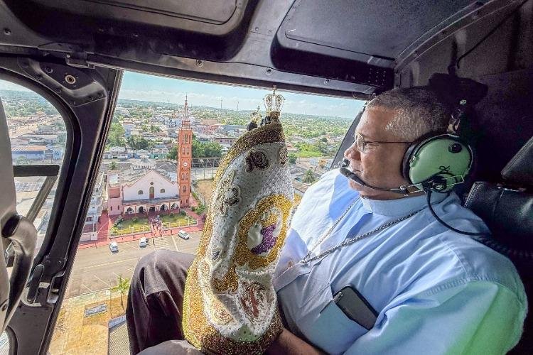 Peregrinação aérea: Aeroporto Internacional de Macapá recebe missa inédita e sobrevoo da imagem de Nossa Senhora de Nazaré