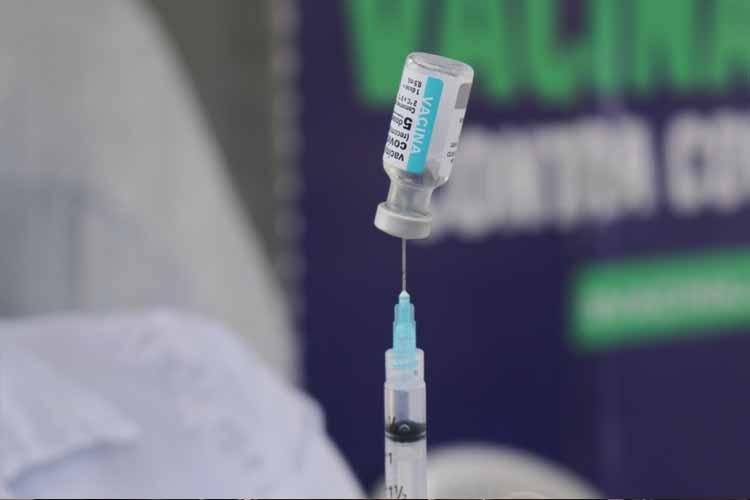 SEMSA AVANÇA NA IMUNIZAÇÃO DO GRUPO DE COMORBIDADES E 2ª DOSE DE IDOSOS COM A CORONAVAC NESTA QUINTA-FEIRA (06)