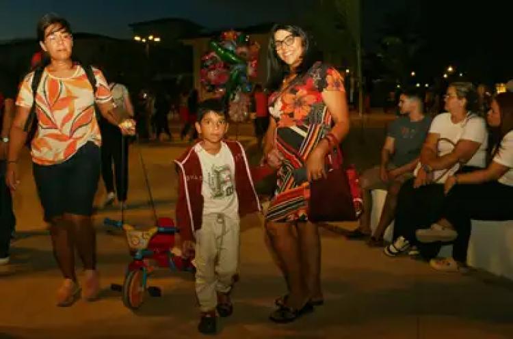 'Era um espaço sem uso que ganhou vida e virou nosso novo cartão-postal', comemora moradora Kelly Bacelar na entrega do Parque Tecnológico