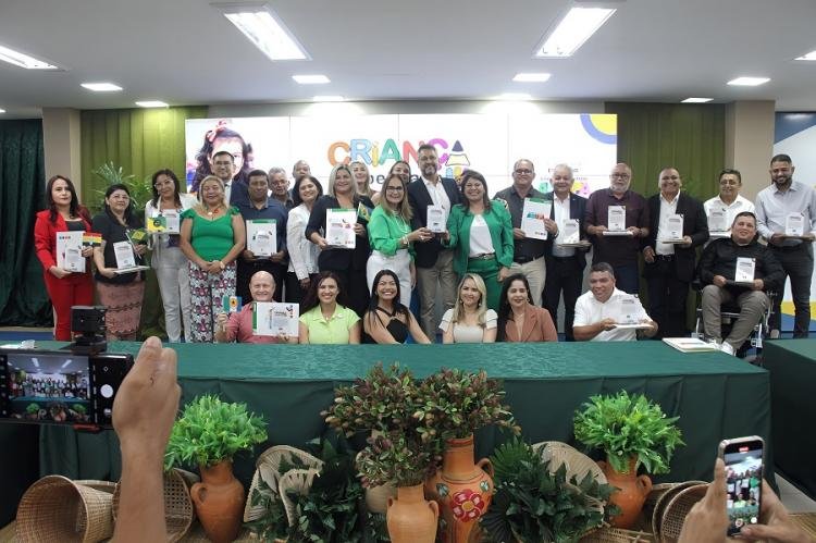 "Reconhecimento de um esforço coletivo", celebra Clécio Luís na apresentação de resultados do Criança Alfabetizada no Amapá