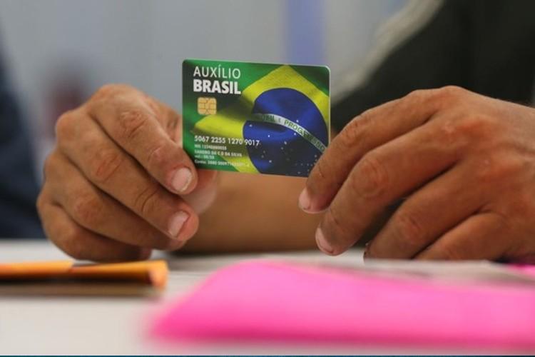Auxílio Brasil bate novo recorde e chega a 21,53 milhões de famílias em novembro de 2022