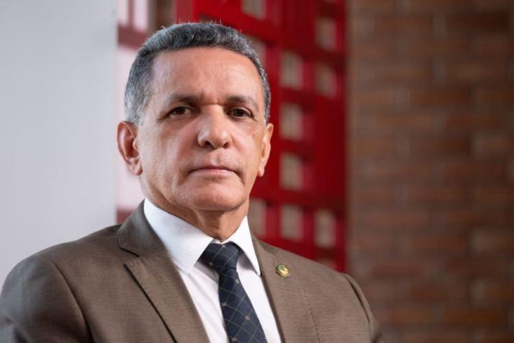 Republicanos apoiam Davi Alcolumbre para presidência do Senado, afirma Mecias de Jesus