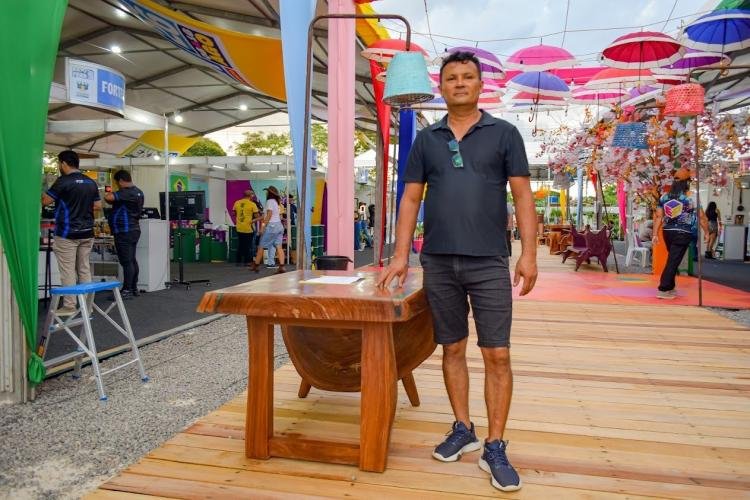 Ancestralidade e superação impulsionam vendas de móveis rústicos na Expofeira 2026