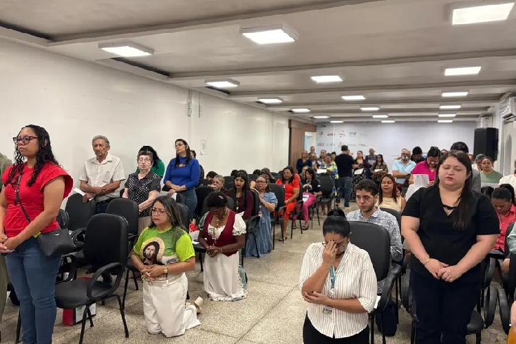 Imagem peregrina de Jesus de Nazaré passa pela Secretaria de Estado da Educação e reforça mensagens de fé e esperança