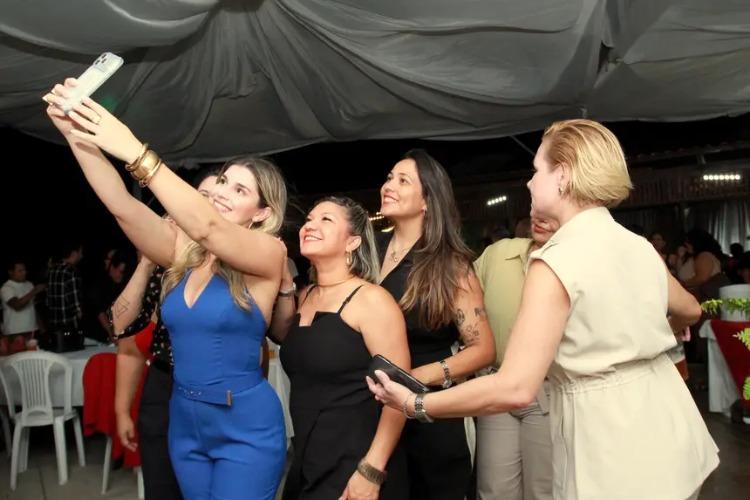 Noite de homenagens: Governo do Estado reúne comunicadores para celebrar o Dia do Jornalista