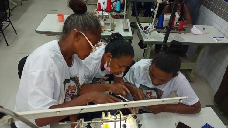 Zwanga, uma marca de moda que está realizando o projeto Afro Mulher no Conjunto Macapaba.