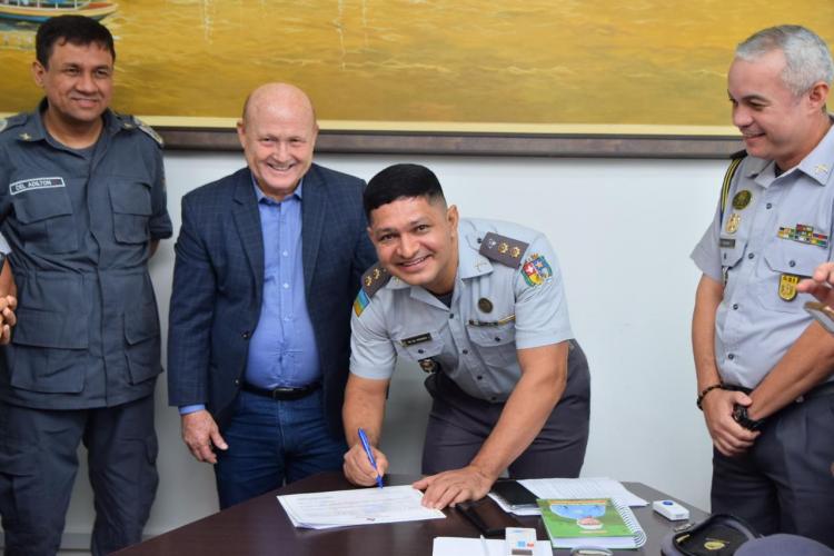 Prefeito Bala Rocha empossa novo inspetor da Guarda Civil Municipal de Santana