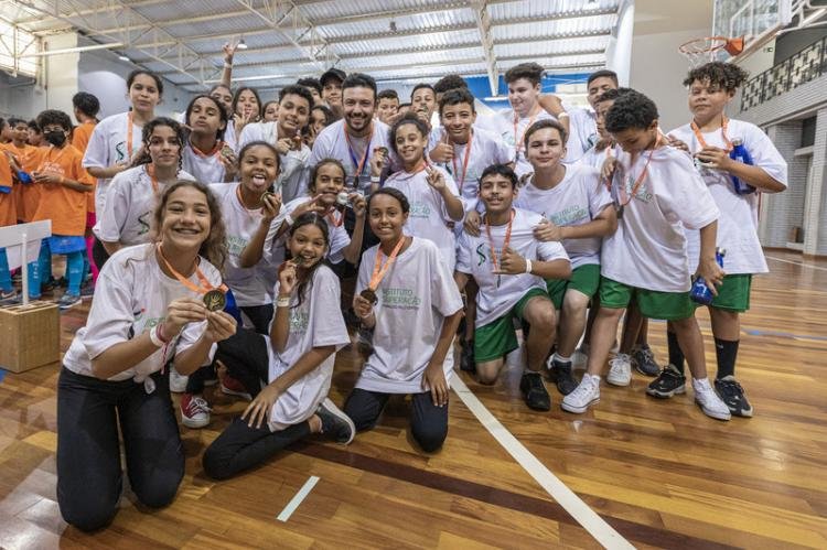 Instituto Superação: Formação pelo esporte lança campanha "Padrinhos Superação"