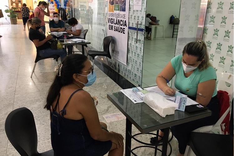 Ação de vacinação contra sarampo e influenza ocorre em shopping de Macapá