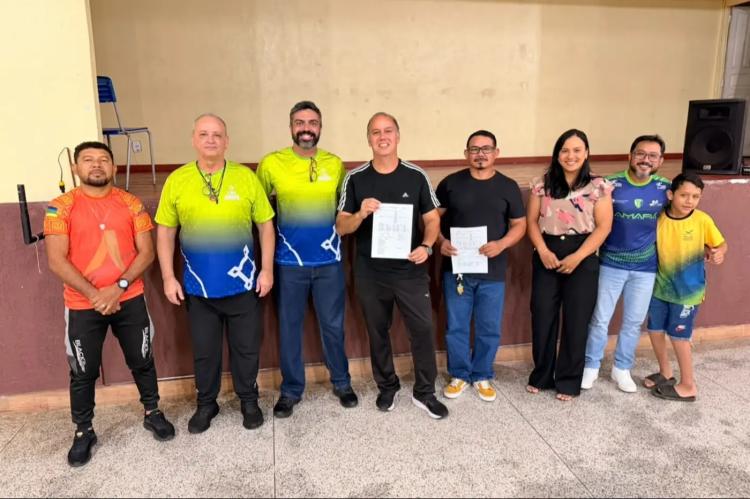 Governo do Amapá entrega passagens para delegação que vai disputar as Paralimpíadas Escolares 2026