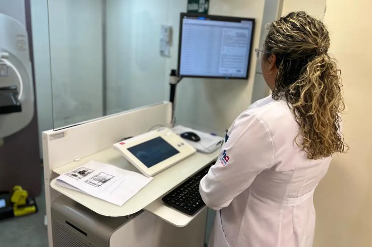 Outubro Rosa: Governo do Amapá leva exames preventivos às mulheres na UPA Zona Norte