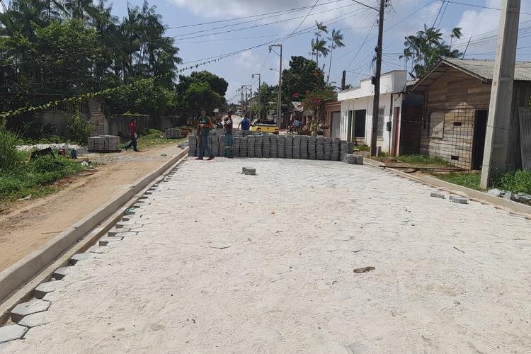 Travessa 24, no Provedor II, recebe obra de pavimentação em bloquetes