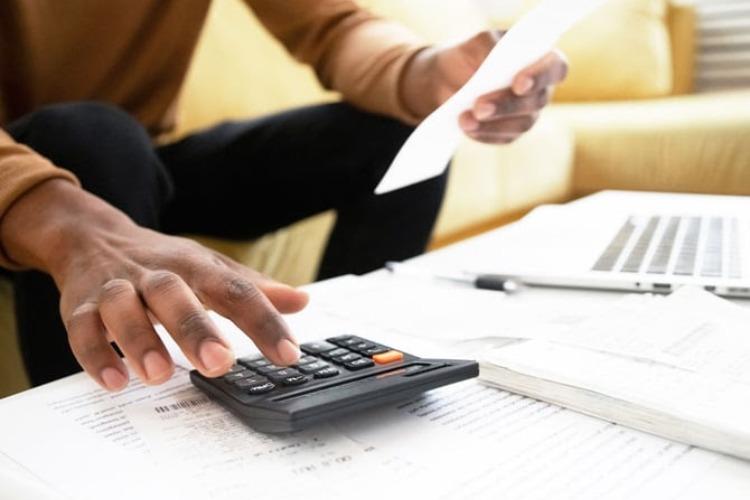 Pontualidade de pagamento dos empréstimos cai para 82,7% entre brasileiros, revela pesquisa