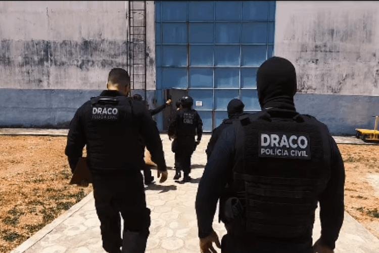Polícia Civil deflagra operação Uxor e cumpre mandados contra líderes de grupo criminoso e suas companheiras