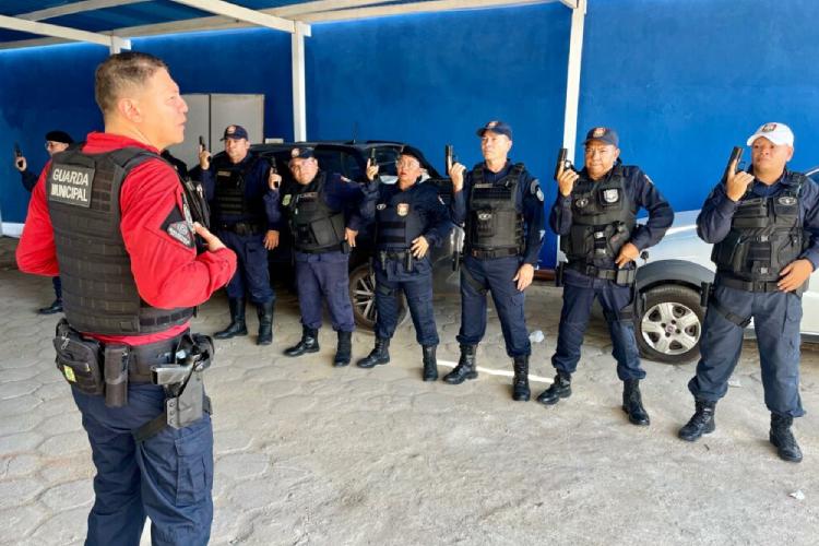 Novos guardas recebem capacitação em porte de armas