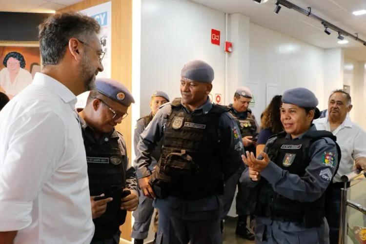 Governador Clécio Luís apresenta nova Biblioteca Pública a policiais militares que estudaram na antiga Elcy Lacerda