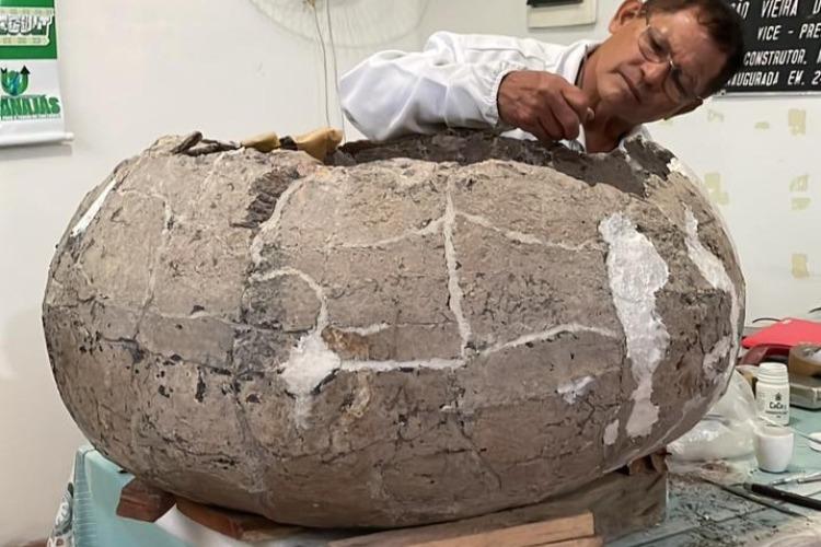 Projeto restaura peça arqueológica marajoara que passa a ser exposta em Anajás
