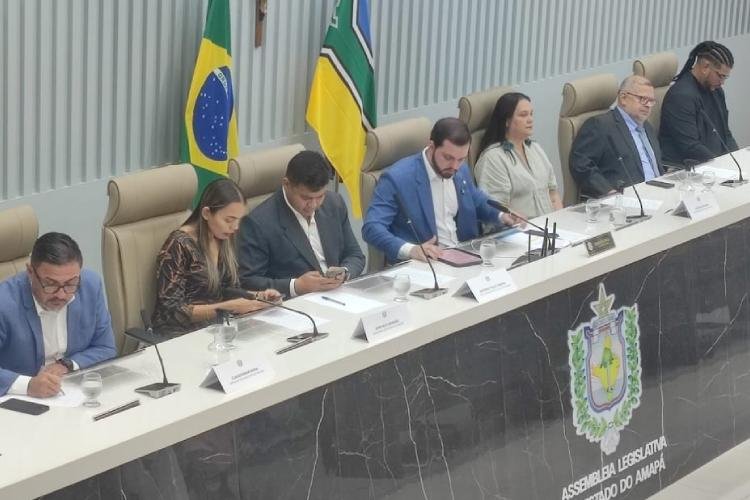 Dia Nacional do Samba é comemorado em sessão solene na Assembleia Legislativa do Amapá