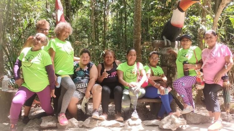Idosos do Cras Amor participam de ação de bem-estar