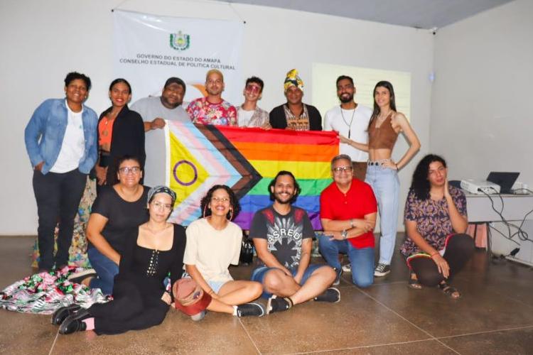Artistas e produtores LGBTQIAPN+ debatem políticas públicas para protagonismo do segmento em Macapá