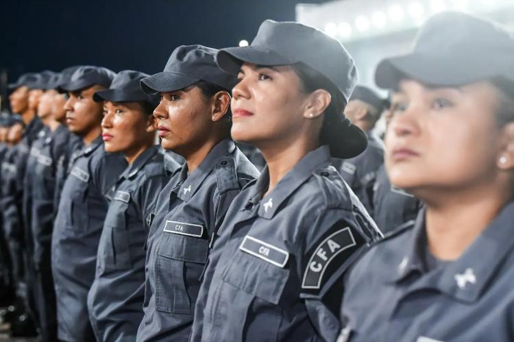 Sob forte emoção, 'Noite Cinza' marca avanço da formação de 532 soldados da PM do Amapá: ‘chegaremos a 70% a mais do efetivo’, cita governador Clécio