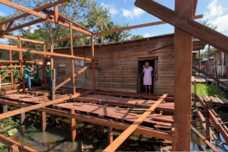 Após um século de vida, idosa de Macapá ganha moradia digna