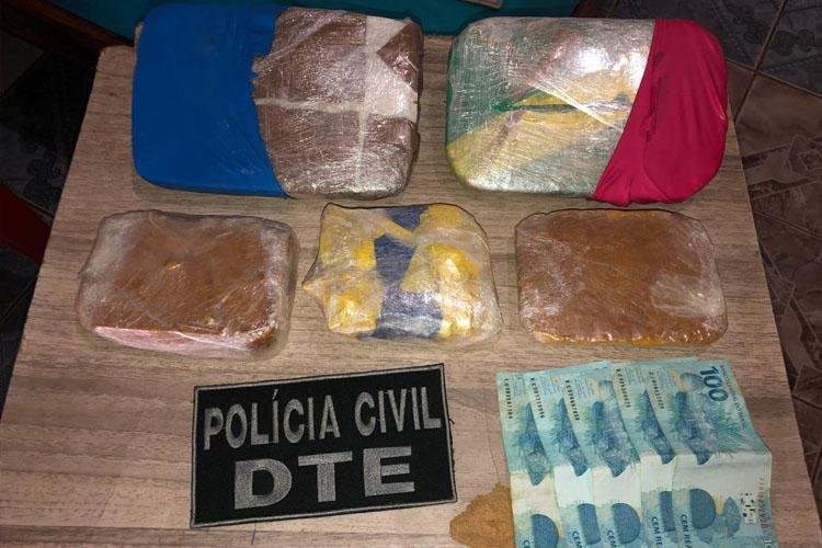 POLÍCIA CIVIL APREENDE CERCA DE 4 QUILOS DE CRACK E PRENDE HOMEM QUE TRABALHAVA PARA GRUPO DE TRAFICANTES