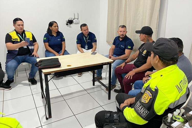 Amapá avalia implementar sistema de registro de veículos internacionais em Oiapoque