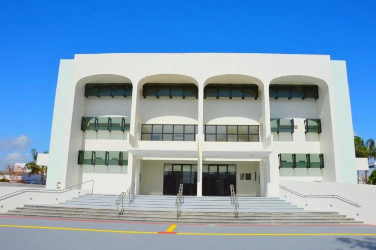 ‘Fico feliz e orgulhoso de fazer parte dessa história’, diz ajudante de obras durante ajustes finais no Teatro das Bacabeiras