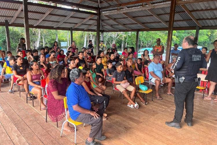 Polícia Civil realiza visita institucional em comunidades de Vitória do Jari