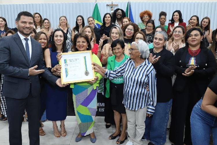 Alap concede título de cidadania amapaense à empresária Luiza Helena Trajano