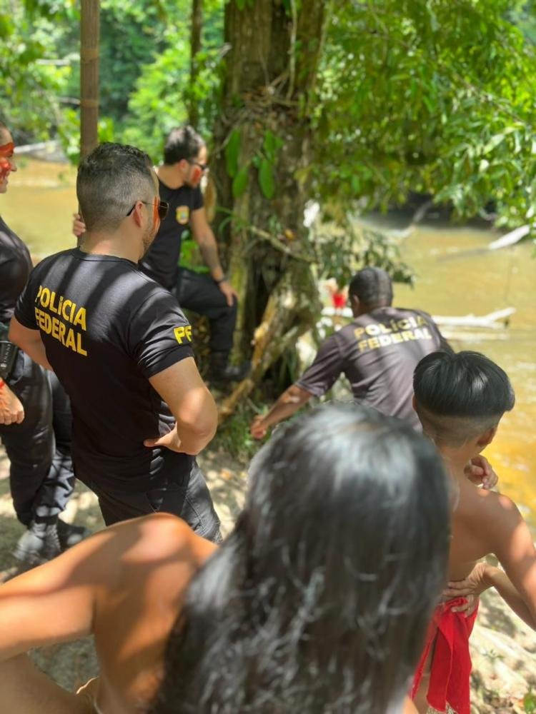 Crianças indígenas Waiãpis comemoram Dia das Crianças com Federais