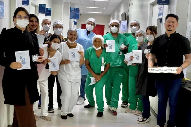 Pacientes e equipe recebem ação sobre alimentação saudável no anexo do HE