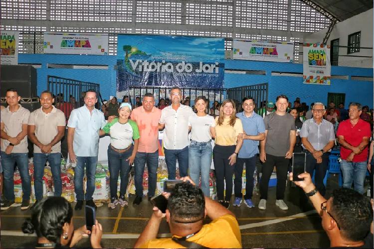 Governador Clécio Luís beneficia 1,5 mil famílias com kits de alimentos no aniversário de Vitória do Jari