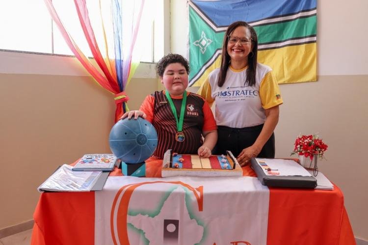 Estudante do AP premiado em feira internacional deseja auxiliar pessoas com deficiência visual
