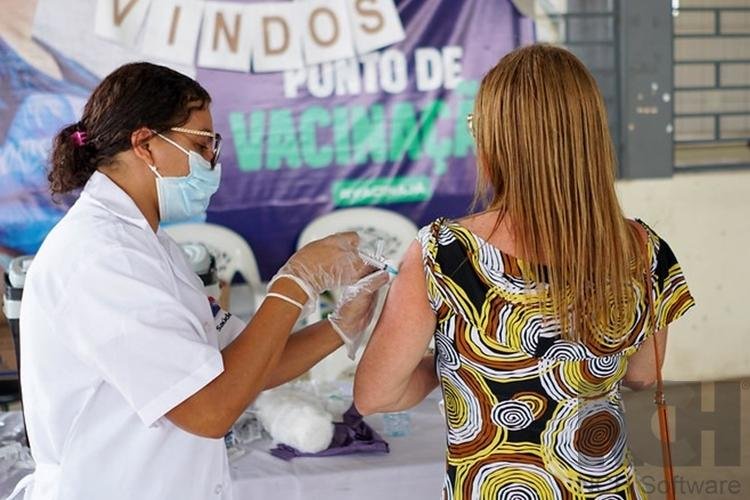 Público de 30+ anos é vacinado hoje em Macapá com 2ª dose