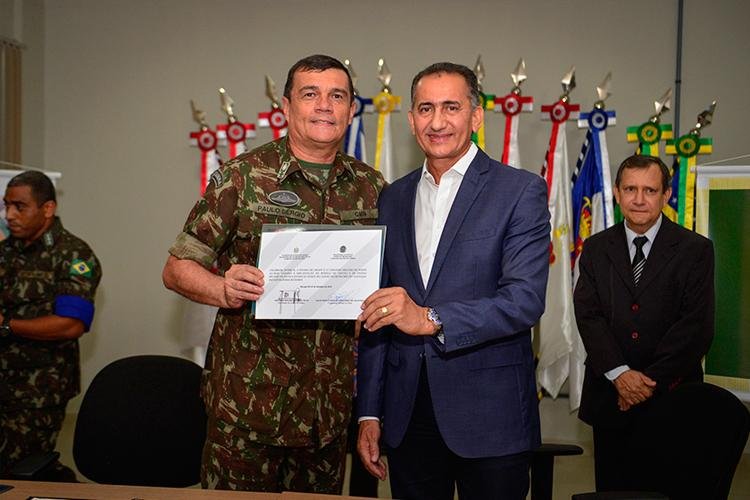 Governo e Exército firmam cooperação para implantação de escola militar em Oiapoque