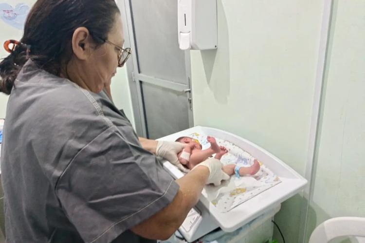 Servidora do Hospital da Mulher Mãe Luzia dedica 36 anos ao cuidado de mães e bebês