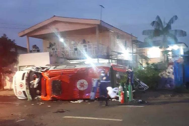 Após colisão com ambulância, motorista de picape morre na Zona Sul de Macapá