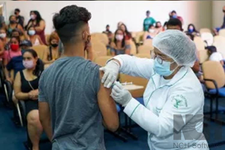 Adolescentes de 16 anos nascidos entre 1 de maio e 31 agosto são vacinados nesta quinta-feira (26)