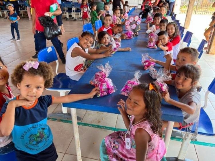 Comunidade da Ilha de Santana recebe "Ação Criança" do MP-AP e parceiros