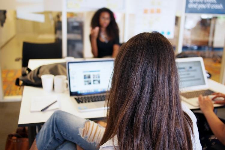 USP oferece curso online gratuito de programação para garotas: inscreva-se até 15 de abril