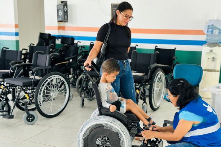 Reabilita Amapá: Governo do Estado entrega 366 cadeiras de rodas para pacientes do Creap nos municípios