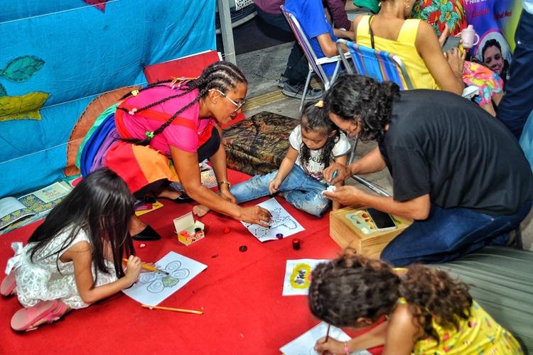 1ª FLIT: Feira de Literatura Infantil Tucuju encanta Macapá com magia literária