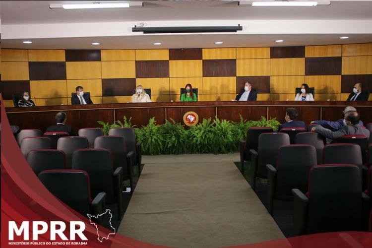 Ivana Cei, prestigia entrega Medalha do Mérito do MP de Roraima para membros do MP brasileiro