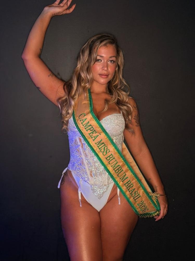 Eleita "beleza sem filtros" pela Playboy, influenciadora do Rio vence o Miss Bumbum Brasil 2026