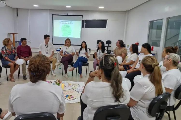 Centro de Valorização da Educação promove roda de conversa sobre saúde mental pelo Janeiro Branco